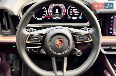 Позашляховик / Кросовер Porsche Cayenne 2024 в 