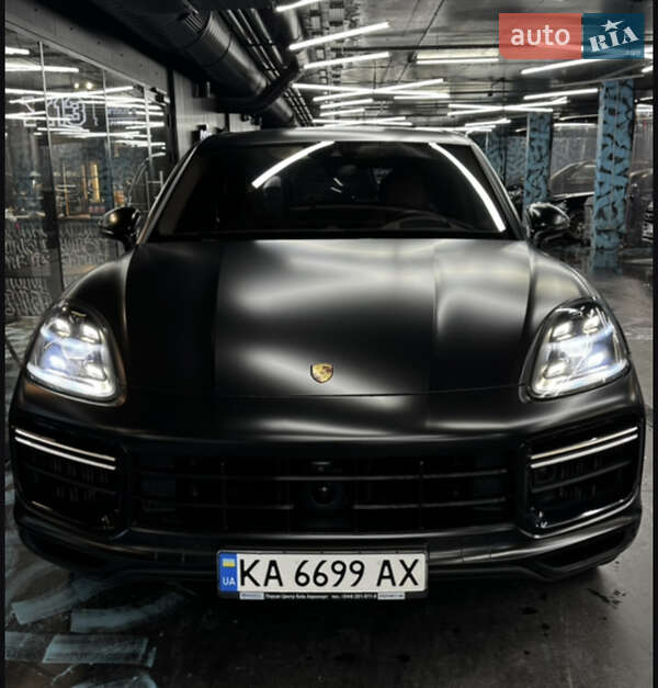 Внедорожник / Кроссовер Porsche Cayenne 2018 в 