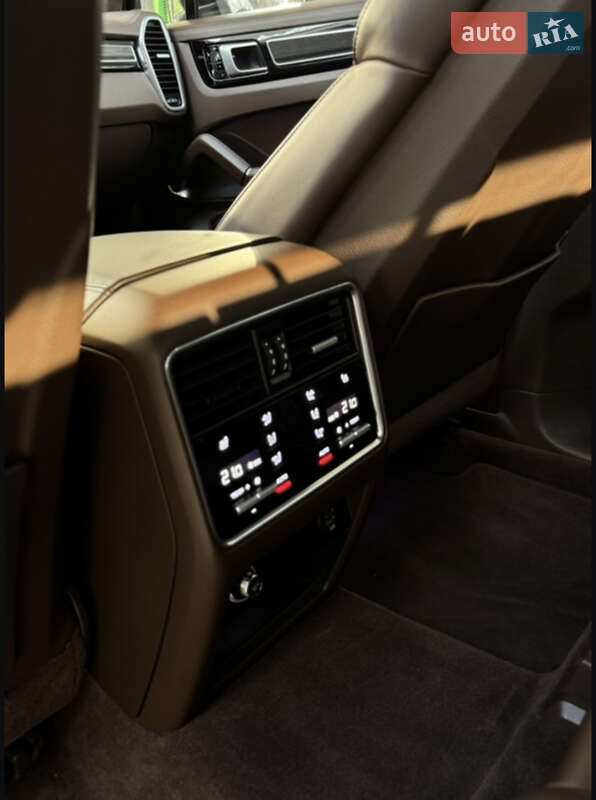 Внедорожник / Кроссовер Porsche Cayenne 2018 в Хмельницком фото 17 Внедорожник / Кроссовер Porsche Cayenne 2018 в Хмельницком