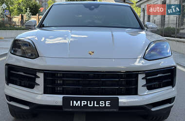 Внедорожник / Кроссовер Porsche Cayenne 2024 в 