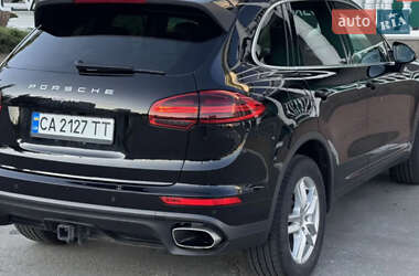 Позашляховик / Кросовер Porsche Cayenne 2011 в 