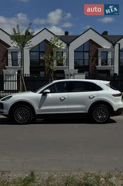 Внедорожник / Кроссовер Porsche Cayenne 2020 в 