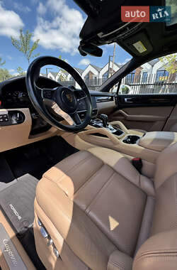 Внедорожник / Кроссовер Porsche Cayenne 2020 в 