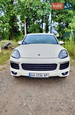 Внедорожник / Кроссовер Porsche Cayenne 2010 в Киеве