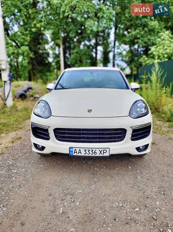 Позашляховик / Кросовер Porsche Cayenne 2010 в 