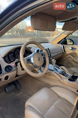 Позашляховик / Кросовер Porsche Cayenne 2010 в 
