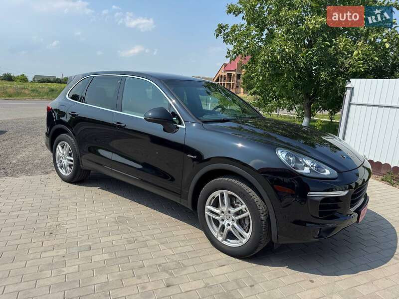 Позашляховик / Кросовер Porsche Cayenne 2015 в 