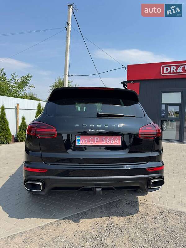 Внедорожник / Кроссовер Porsche Cayenne 2015 в Горохове