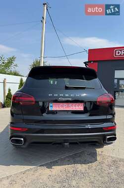 Позашляховик / Кросовер Porsche Cayenne 2015 в 