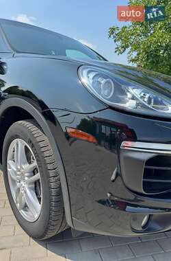Позашляховик / Кросовер Porsche Cayenne 2015 в 