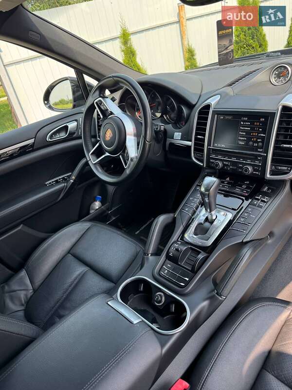 Внедорожник / Кроссовер Porsche Cayenne 2015 в Горохове