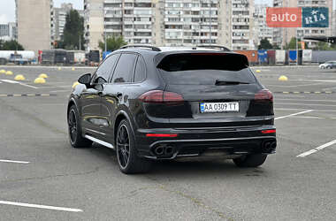 Внедорожник / Кроссовер Porsche Cayenne 2016 в 