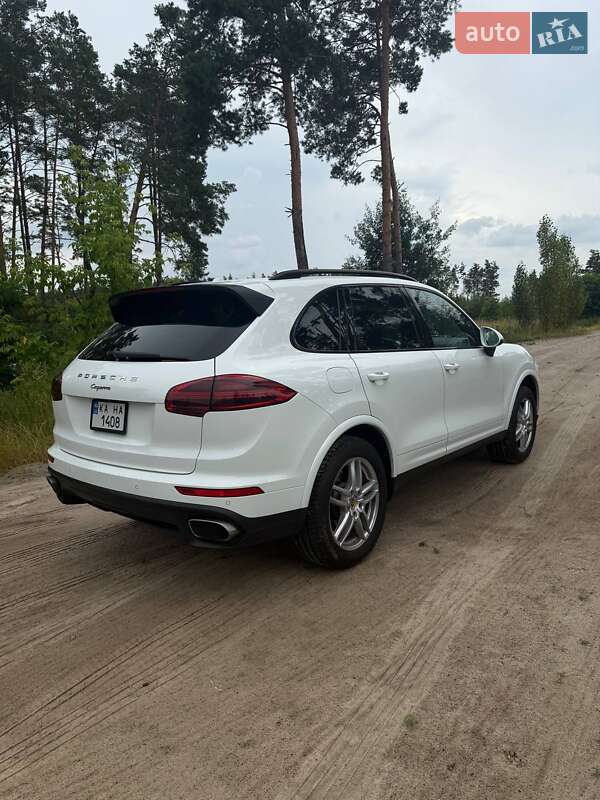 Позашляховик / Кросовер Porsche Cayenne 2016 в Ірпені