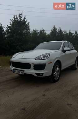 Внедорожник / Кроссовер Porsche Cayenne 2016 в 