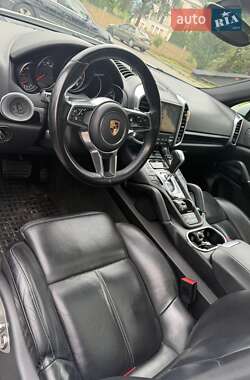 Внедорожник / Кроссовер Porsche Cayenne 2016 в 