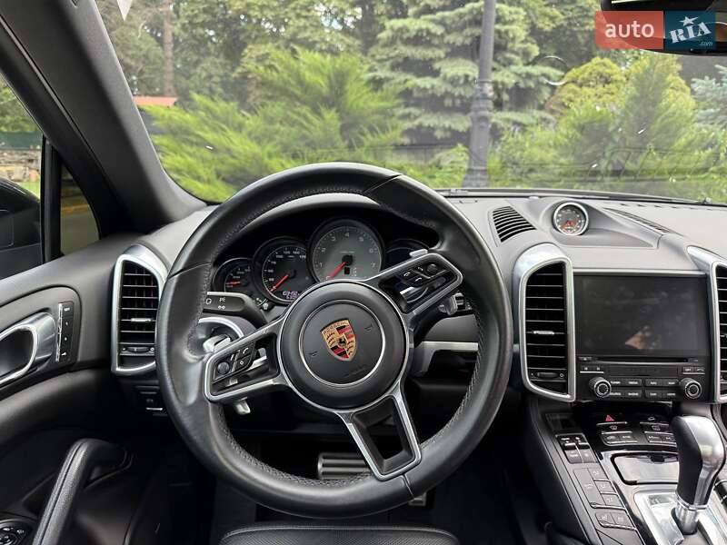 Внедорожник / Кроссовер Porsche Cayenne 2017 в Киеве
