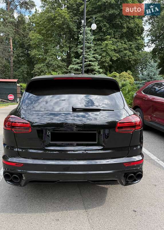 Внедорожник / Кроссовер Porsche Cayenne 2017 в Киеве