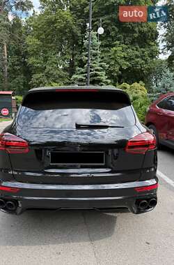 Позашляховик / Кросовер Porsche Cayenne 2017 в 