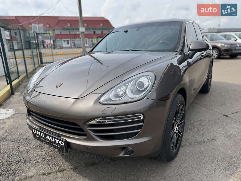 Позашляховик / Кросовер Porsche Cayenne 2012 в 