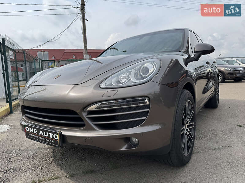 Позашляховик / Кросовер Porsche Cayenne 2012 в Києві