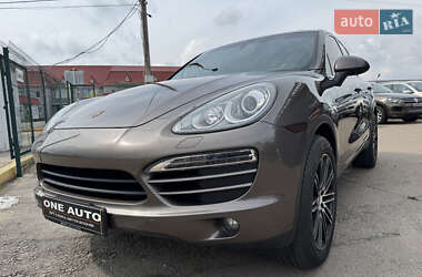 Позашляховик / Кросовер Porsche Cayenne 2012 в 