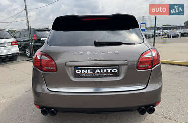 Позашляховик / Кросовер Porsche Cayenne 2012 в 