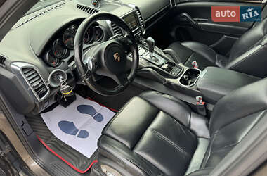Позашляховик / Кросовер Porsche Cayenne 2012 в 