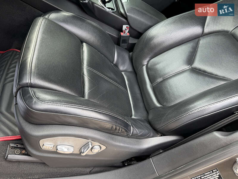 Позашляховик / Кросовер Porsche Cayenne 2012 в Києві