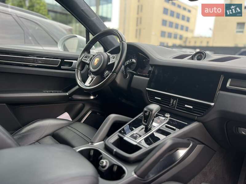Позашляховик / Кросовер Porsche Cayenne 2019 в Києві