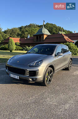 Позашляховик / Кросовер Porsche Cayenne 2015 в Черкасах