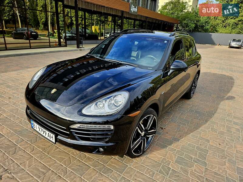 Позашляховик / Кросовер Porsche Cayenne 2013 в 