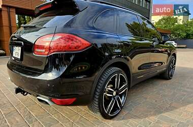 Позашляховик / Кросовер Porsche Cayenne 2013 в 