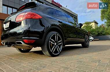 Позашляховик / Кросовер Porsche Cayenne 2013 в 