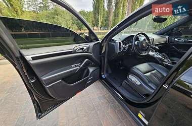 Позашляховик / Кросовер Porsche Cayenne 2013 в 