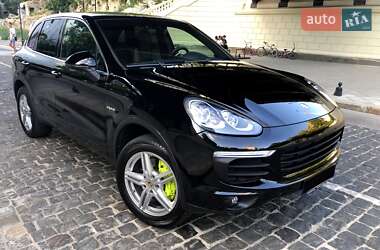 Позашляховик / Кросовер Porsche Cayenne 2015 в 