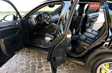Позашляховик / Кросовер Porsche Cayenne 2015 в 