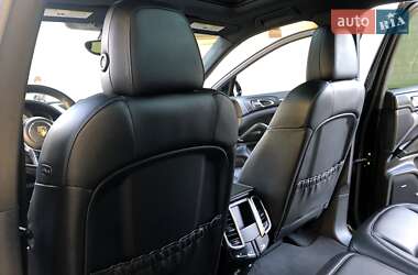 Позашляховик / Кросовер Porsche Cayenne 2015 в 