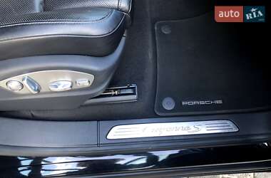 Позашляховик / Кросовер Porsche Cayenne 2015 в 