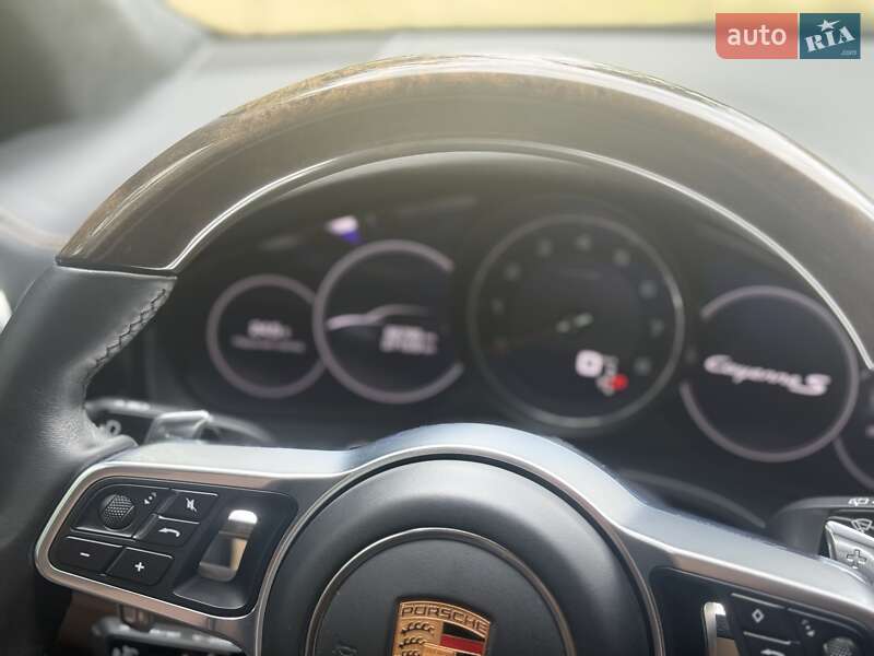 Внедорожник / Кроссовер Porsche Cayenne 2018 в Запорожье