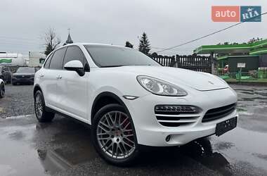 Внедорожник / Кроссовер Porsche Cayenne 2014 в 