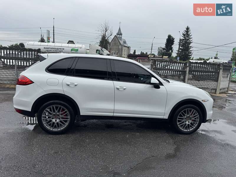 Внедорожник / Кроссовер Porsche Cayenne 2014 в Тернополе