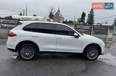 Внедорожник / Кроссовер Porsche Cayenne 2014 в 