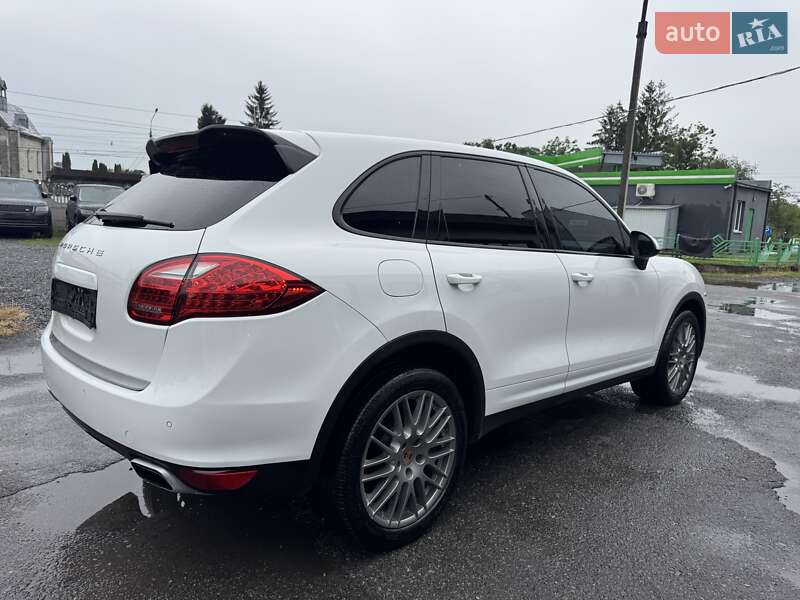 Внедорожник / Кроссовер Porsche Cayenne 2014 в Тернополе