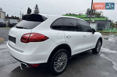 Внедорожник / Кроссовер Porsche Cayenne 2014 в 