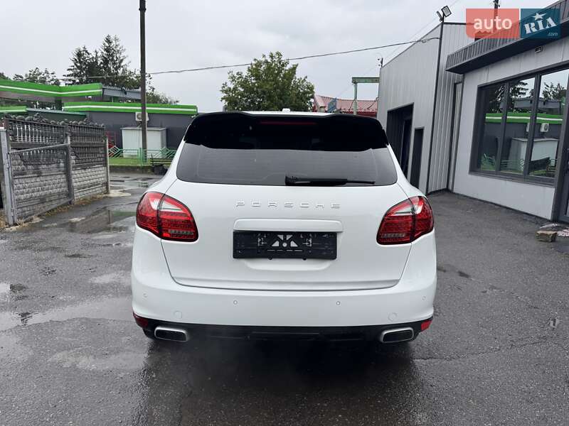 Внедорожник / Кроссовер Porsche Cayenne 2014 в Тернополе