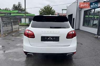 Внедорожник / Кроссовер Porsche Cayenne 2014 в 