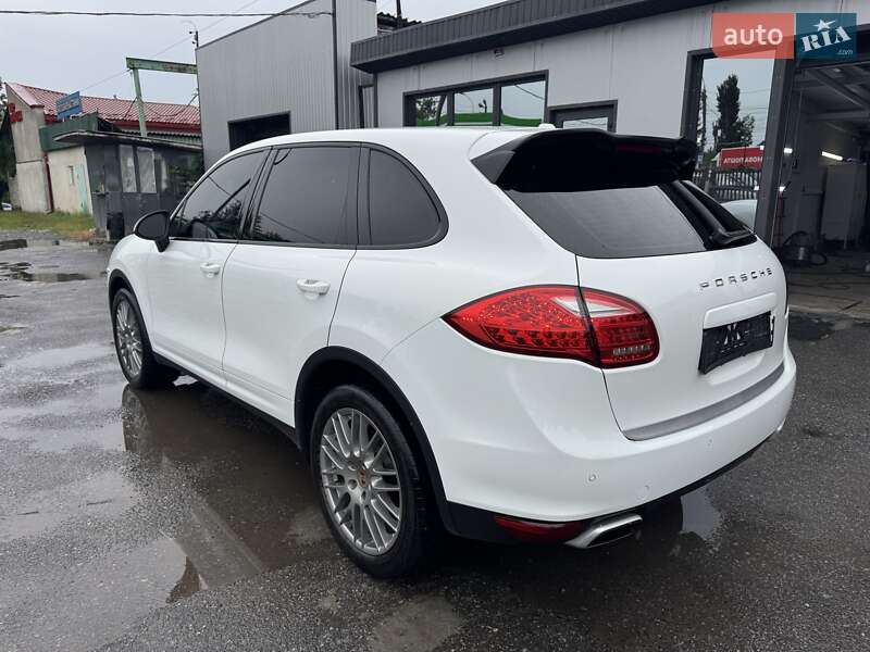 Внедорожник / Кроссовер Porsche Cayenne 2014 в Тернополе