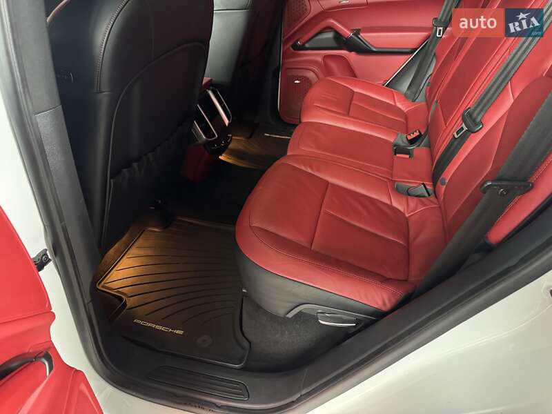 Внедорожник / Кроссовер Porsche Cayenne 2014 в Тернополе