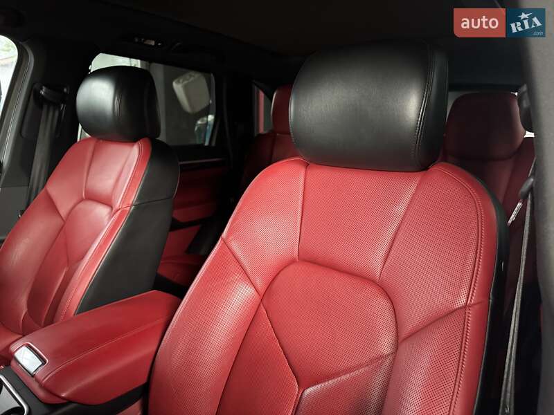Внедорожник / Кроссовер Porsche Cayenne 2014 в Тернополе