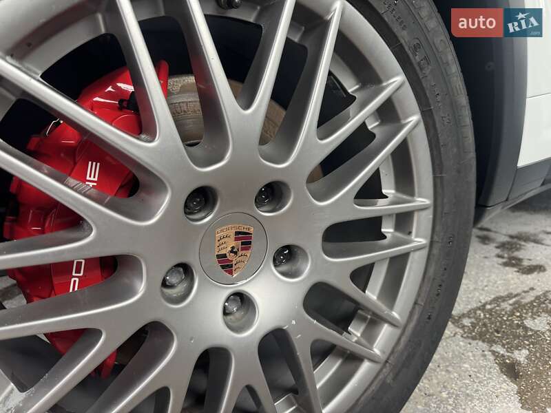 Внедорожник / Кроссовер Porsche Cayenne 2014 в Тернополе